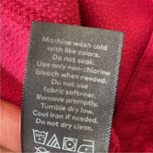 3/$20✨Champion Women's Vibrant Red Hoodie - Picture 4 of 10